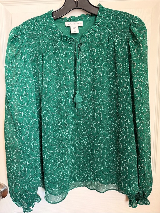 cupcakes & cashmere Tops - cupcakes & cashmere Green Floral
Paisley Smocked Balloon Sleeve Blouse, Size M